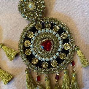 Tassle earrings, gold with red stone